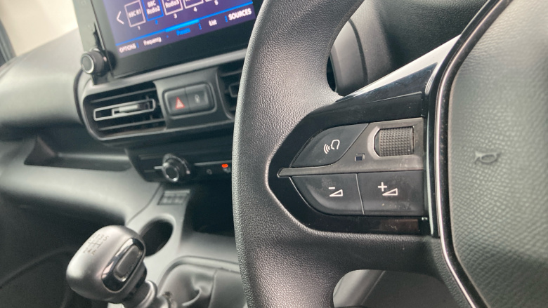 Peugeot Partner Standard Diesel 1000 1.5 BlueHDi 100 Asphalt Van